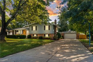 2959 Holyoke Drive, Youngstown, OH 44514