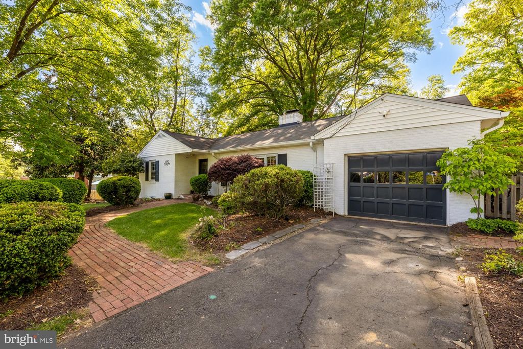 4112 DOWNING ST, Annandale, VA 22003