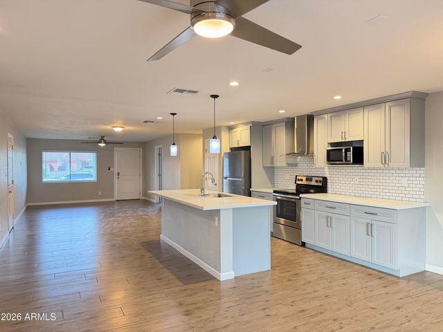 3431 E ACOMA Drive, Phoenix, AZ 85032