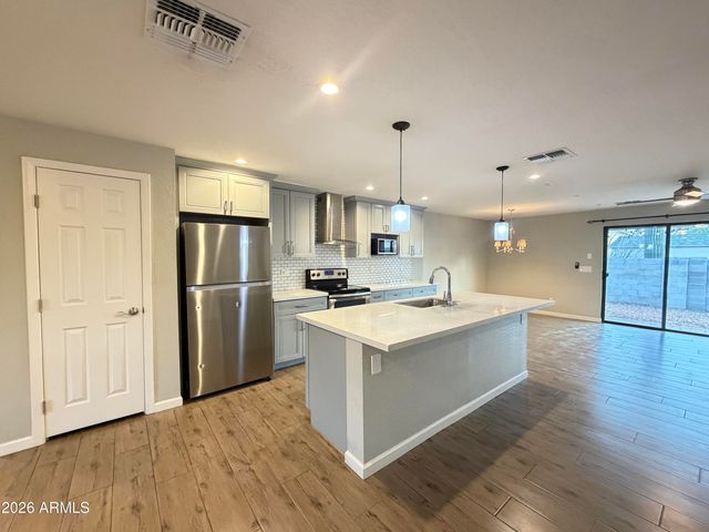 3431 E ACOMA Drive, Phoenix, AZ 85032