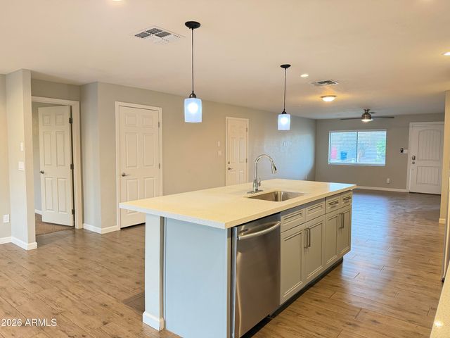 3431 E ACOMA Drive, Phoenix, AZ 85032