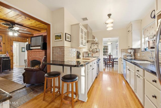 5415 Carpenter Avenue, Valley Village, CA 91607