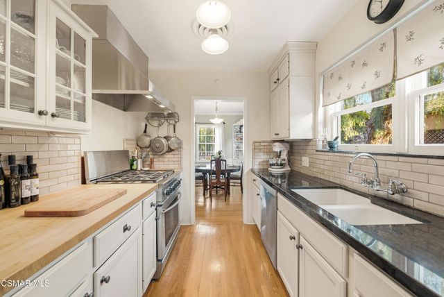 5415 Carpenter Avenue, Valley Village, CA 91607