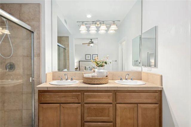 108 Jadestone, Irvine, CA 92603