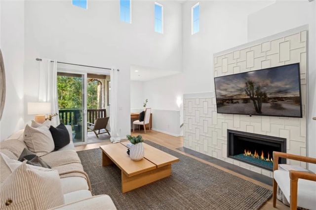 108 Jadestone, Irvine, CA 92603