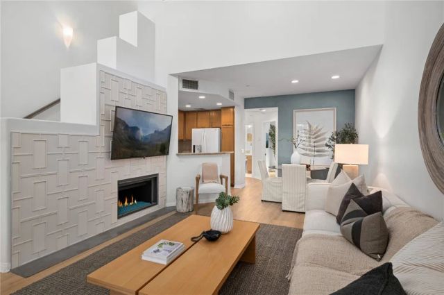 108 Jadestone, Irvine, CA 92603