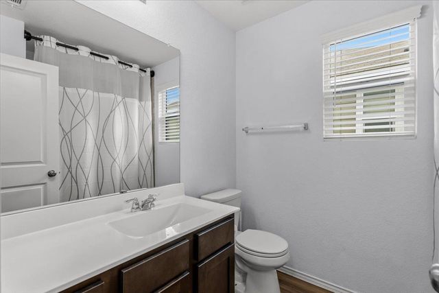 105 Guardian Angel CT, Jarrell, TX 76537