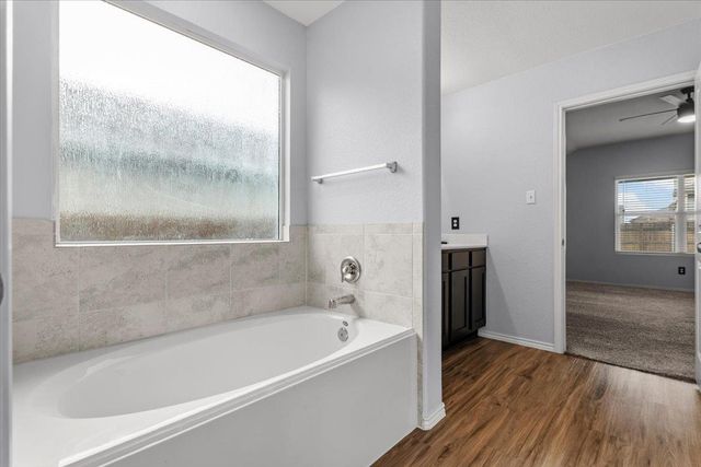 105 Guardian Angel CT, Jarrell, TX 76537