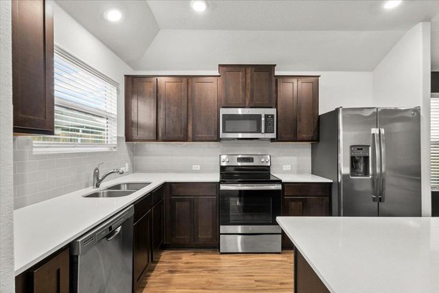 105 Guardian Angel CT, Jarrell, TX 76537