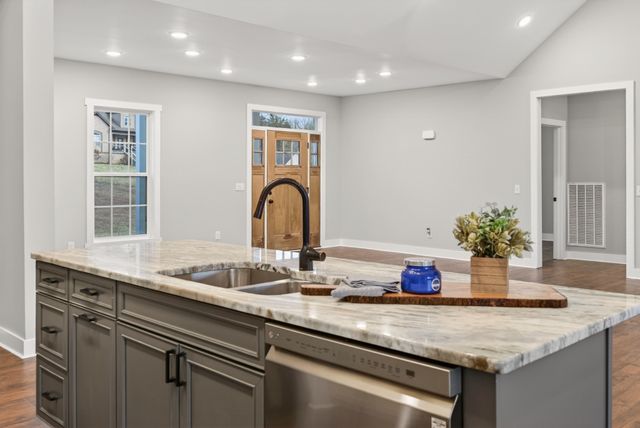 630 Bridle Path Ln, Hartsville, TN 37074