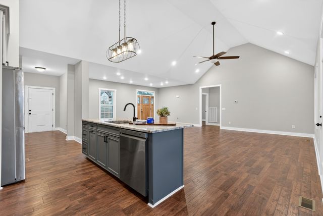 630 Bridle Path Ln, Hartsville, TN 37074