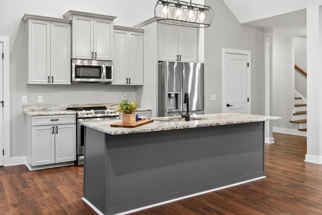 630 Bridle Path Ln, Hartsville, TN 37074