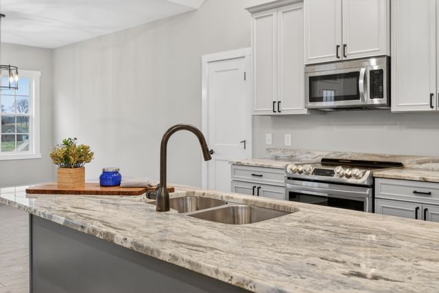 630 Bridle Path Ln, Hartsville, TN 37074