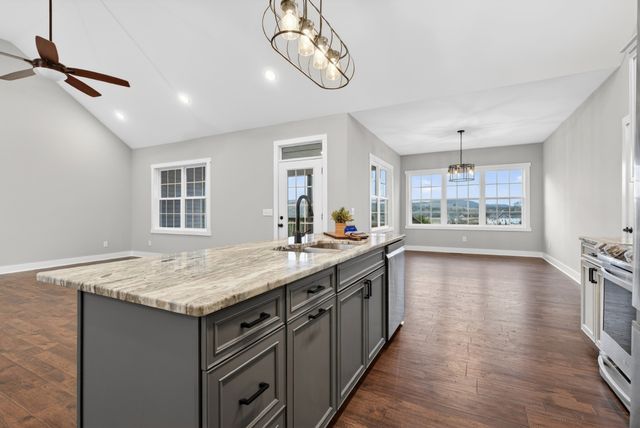 630 Bridle Path Ln, Hartsville, TN 37074