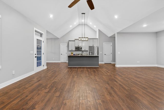 630 Bridle Path Ln, Hartsville, TN 37074