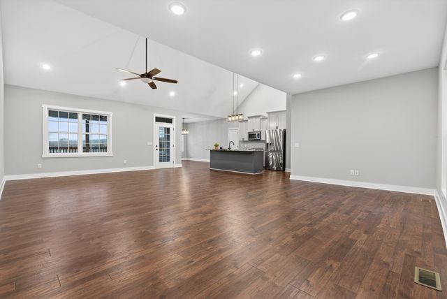 630 Bridle Path Ln, Hartsville, TN 37074