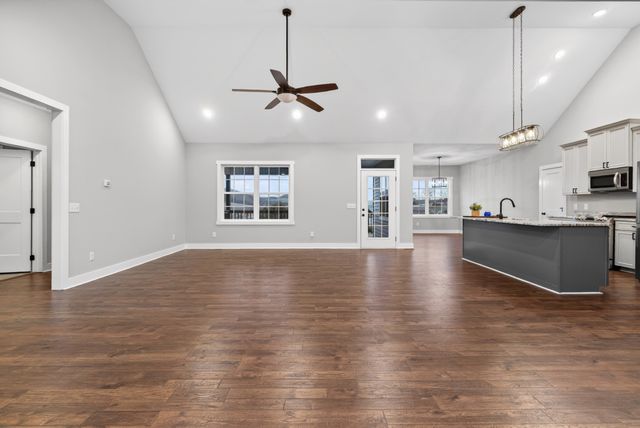 630 Bridle Path Ln, Hartsville, TN 37074