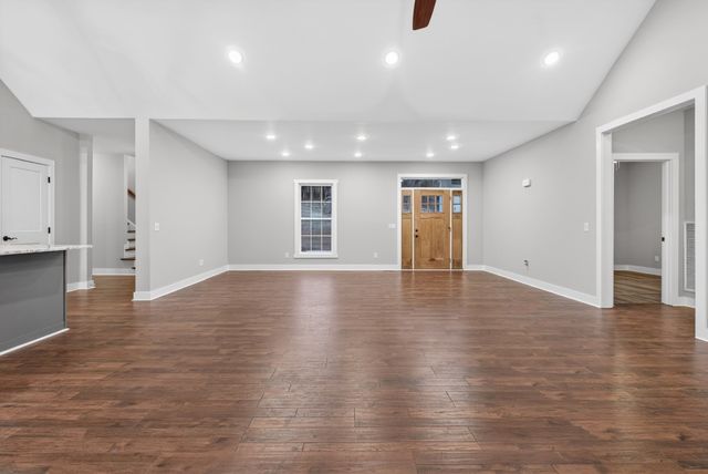 630 Bridle Path Ln, Hartsville, TN 37074