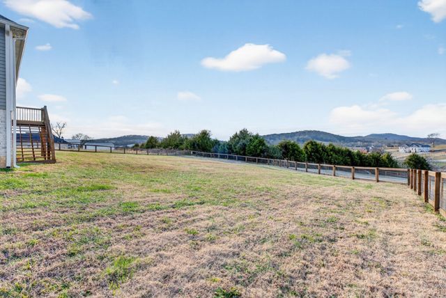 630 Bridle Path Ln, Hartsville, TN 37074