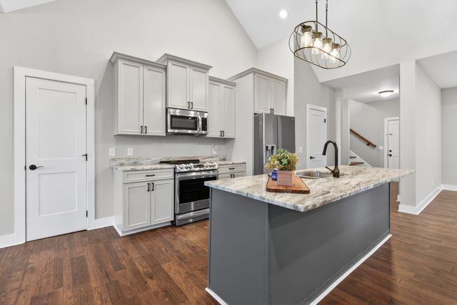 630 Bridle Path Ln, Hartsville, TN 37074