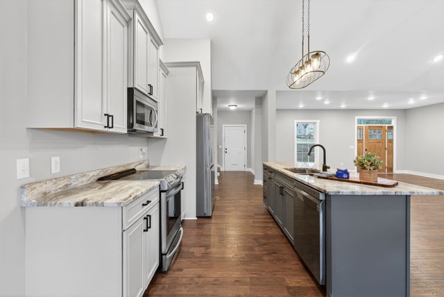 630 Bridle Path Ln, Hartsville, TN 37074