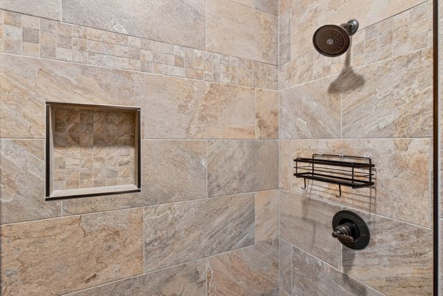 630 Bridle Path Ln, Hartsville, TN 37074