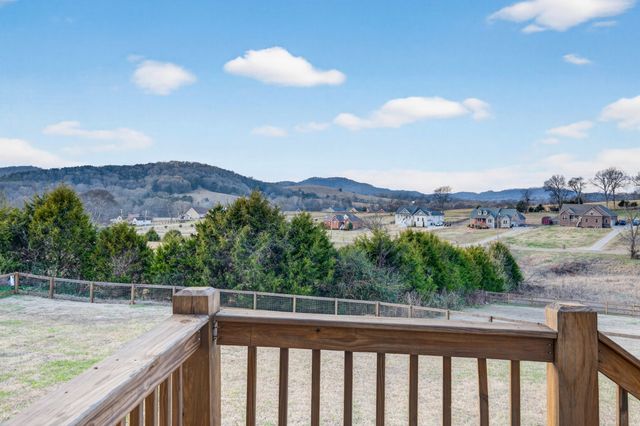 630 Bridle Path Ln, Hartsville, TN 37074