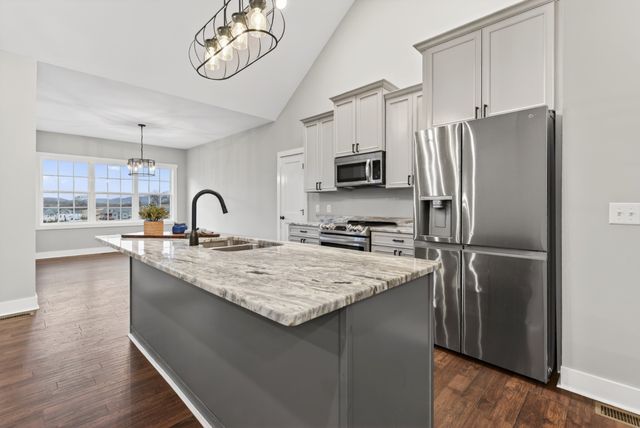 630 Bridle Path Ln, Hartsville, TN 37074