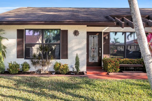 6119 Lakemont Circle, Greenacres, FL 33463