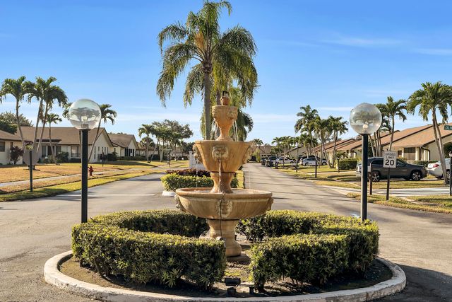 6119 Lakemont Circle, Greenacres, FL 33463