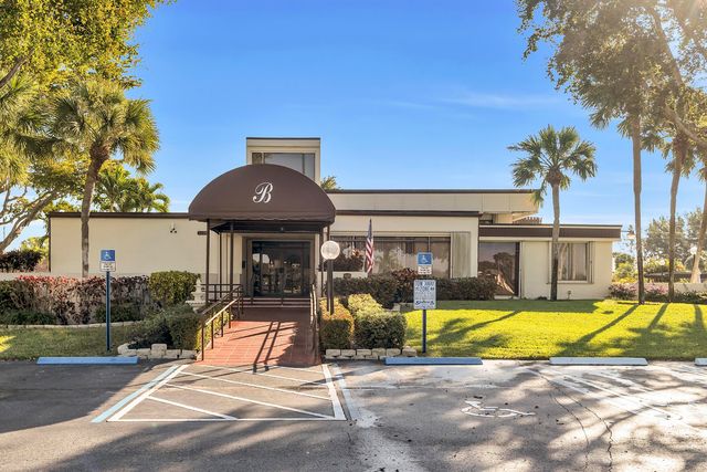 6119 Lakemont Circle, Greenacres, FL 33463