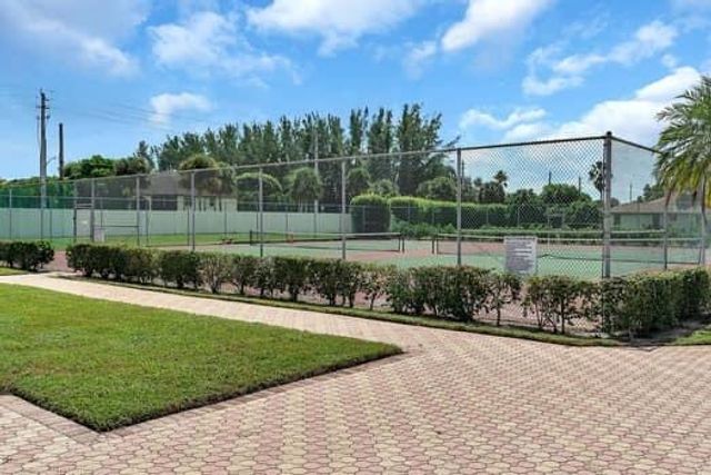 6119 Lakemont Circle, Greenacres, FL 33463