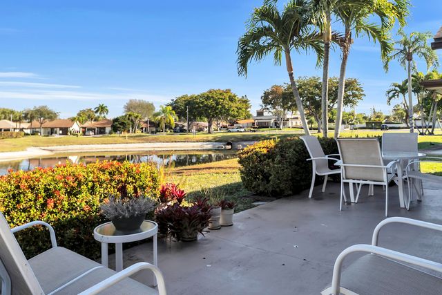 6119 Lakemont Circle, Greenacres, FL 33463