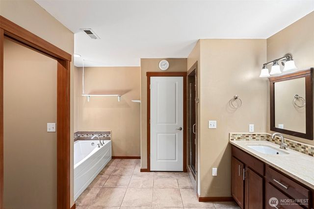 8725 SE Yeshua Lane, Port Orchard, WA 98367