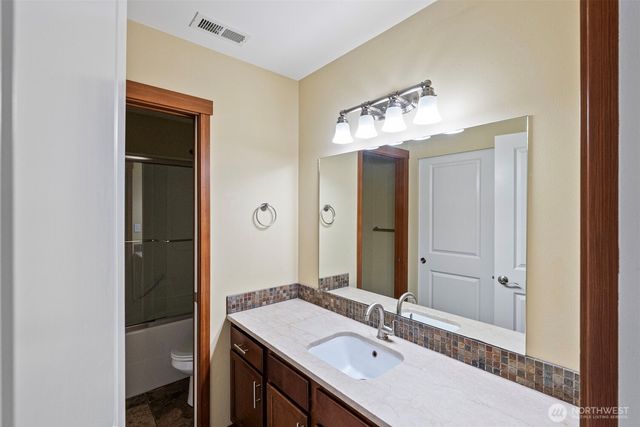 8725 SE Yeshua Lane, Port Orchard, WA 98367