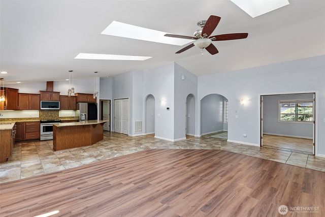 8725 SE Yeshua Lane, Port Orchard, WA 98367