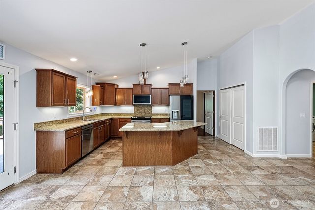 8725 SE Yeshua Lane, Port Orchard, WA 98367