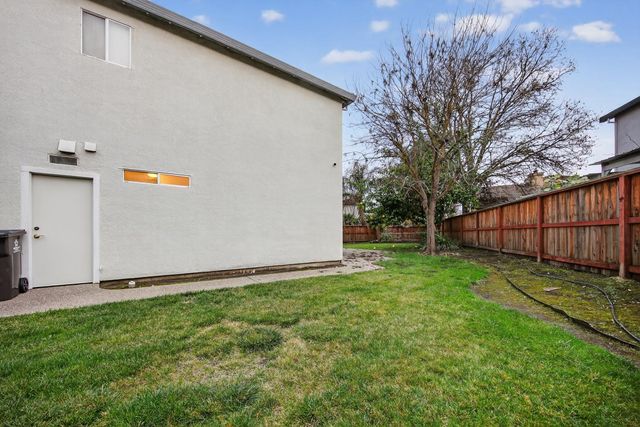 5506 Thornhill Ct, Stockton, CA 95219