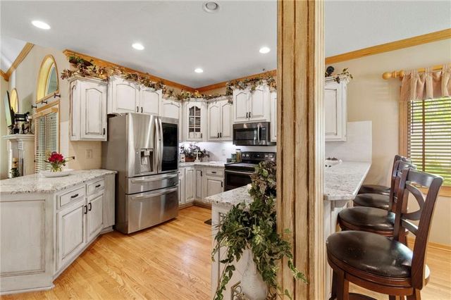 15733 Pine Circle, Basehor, KS 66007