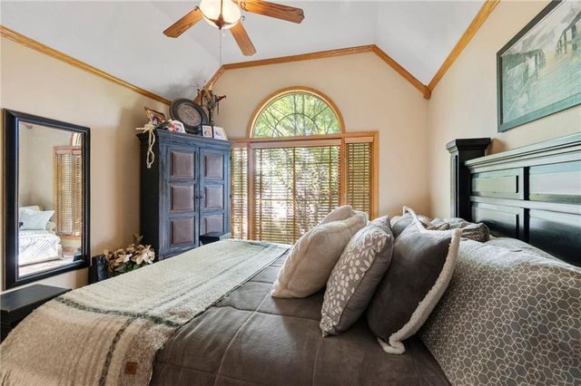 15733 Pine Circle, Basehor, KS 66007