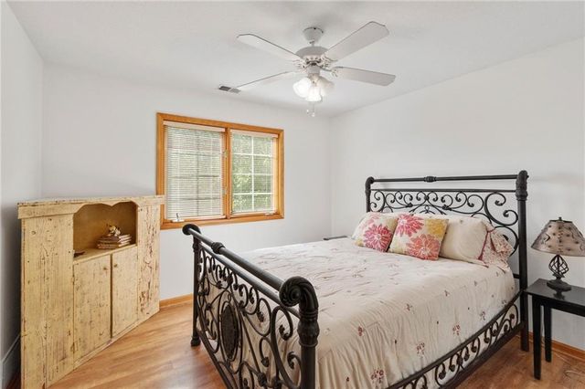 15733 Pine Circle, Basehor, KS 66007