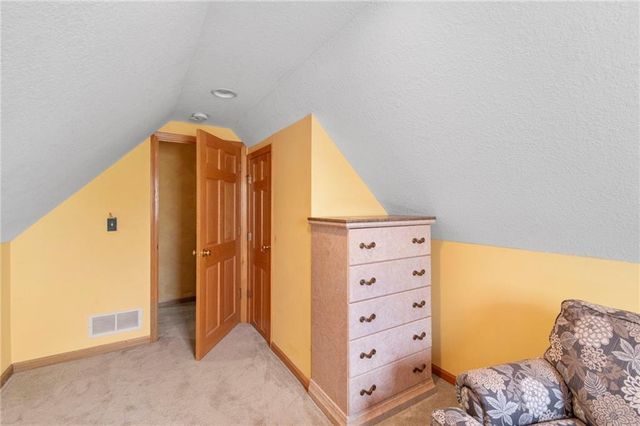 15733 Pine Circle, Basehor, KS 66007