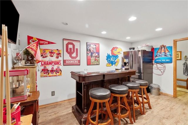 15733 Pine Circle, Basehor, KS 66007