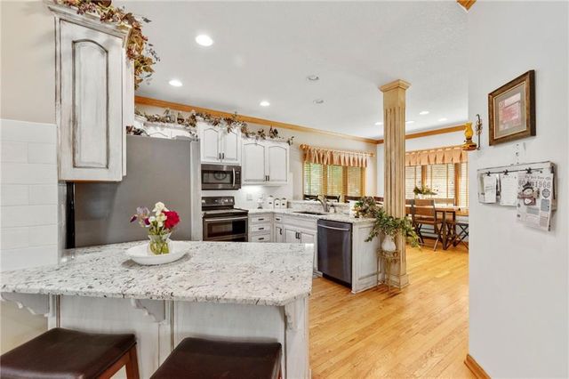 15733 Pine Circle, Basehor, KS 66007