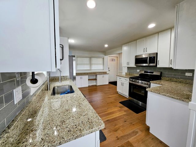 820 Exmoor Road, Olympia Fields, IL 60461