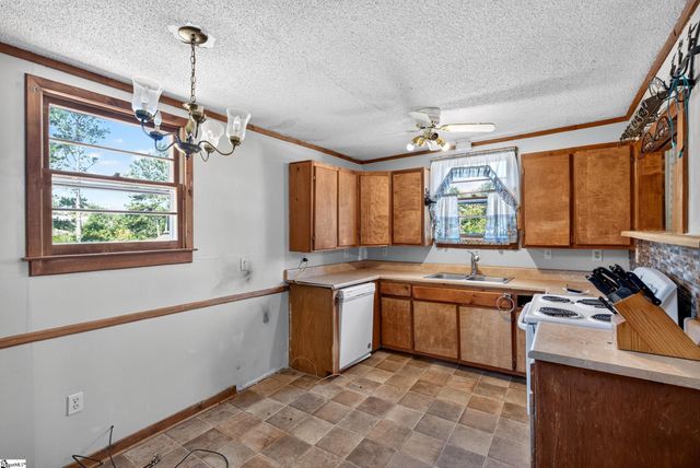 121 Hadden Heights Road, Spartanburg, SC 29301