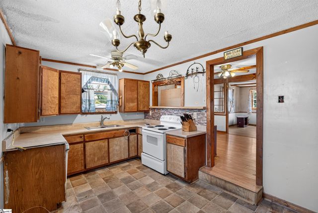 121 Hadden Heights Road, Spartanburg, SC 29301
