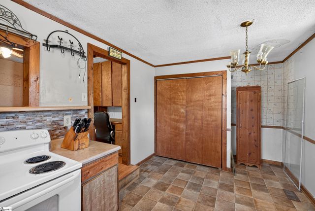 121 Hadden Heights Road, Spartanburg, SC 29301