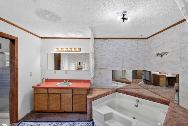 121 Hadden Heights Road, Spartanburg, SC 29301