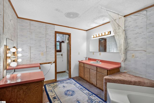 121 Hadden Heights Road, Spartanburg, SC 29301